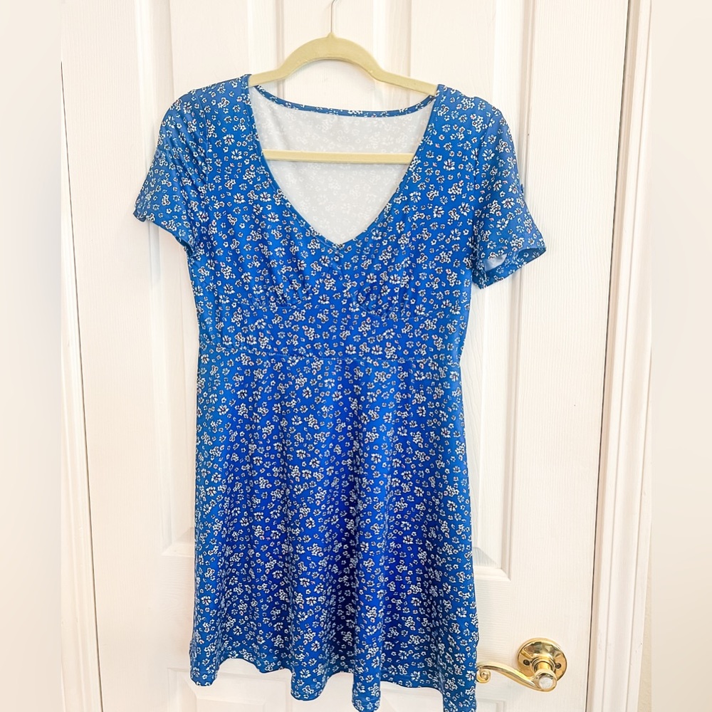 Blue short dress with floral